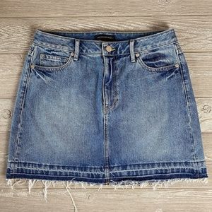 💜 Banana Republic Frayed Denim Skirt 6